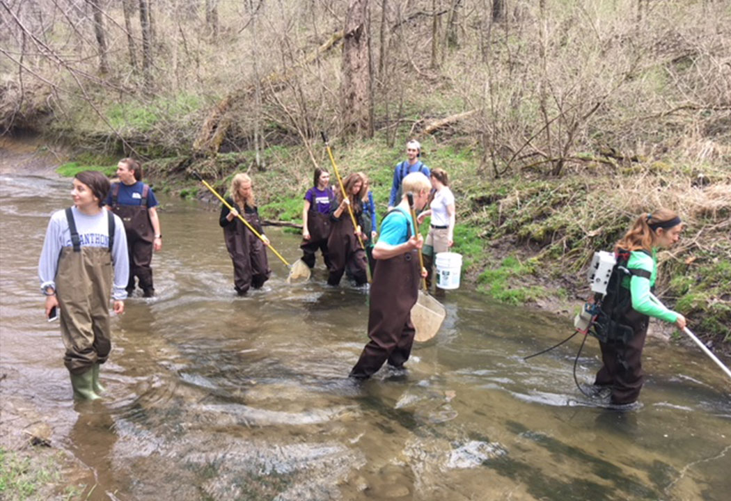 Cotter students join Limnology class to study Gilmore Creek