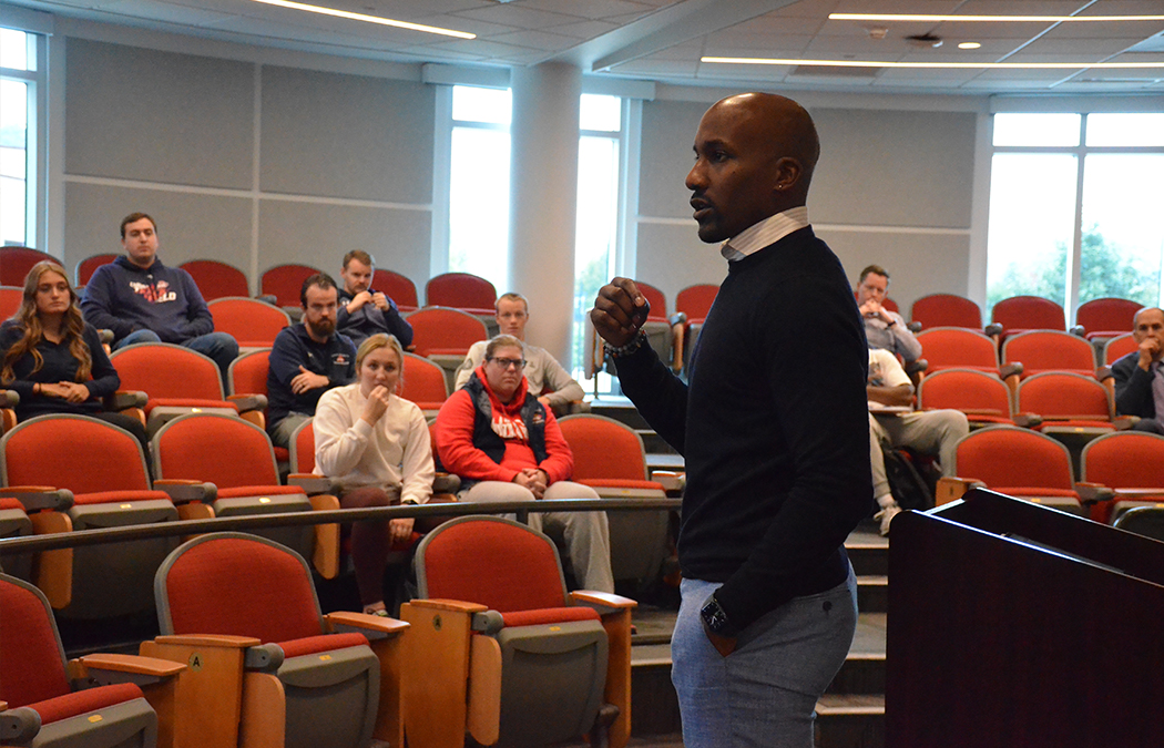 Former professional football player, alumnus Michael Lehan speaks at Saint Mary’s