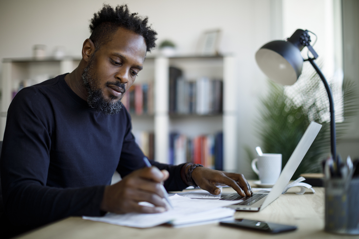 Life Happens, But You Can Still Complete Your Business Degree Online