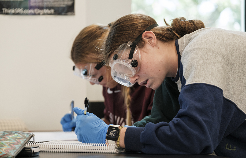 Saint Mary’s celebrates first graduate from American Chemical Society (ACS) certified biochemistry major