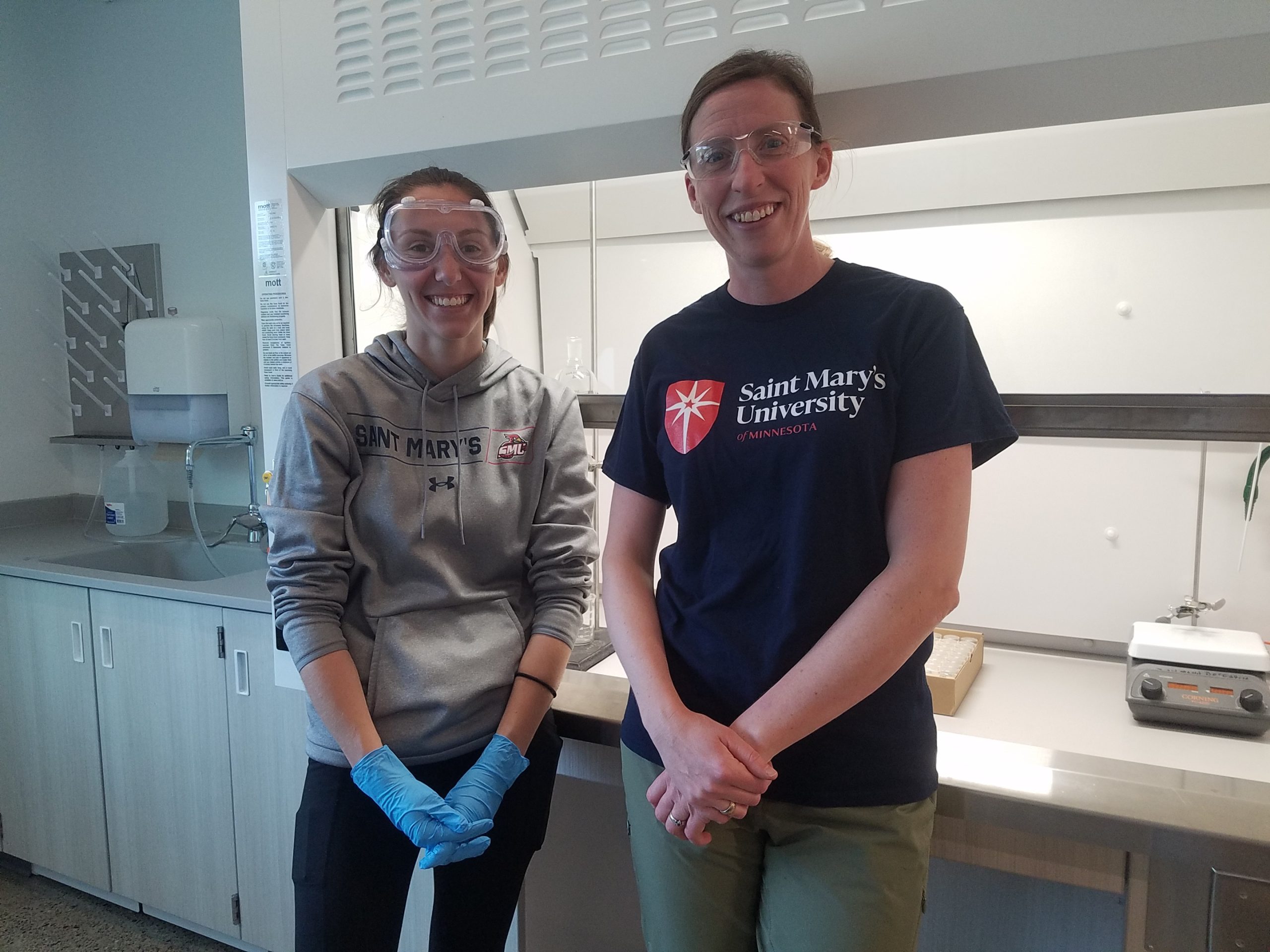 Students collaborate on chemistry research and are co-authored in published findings